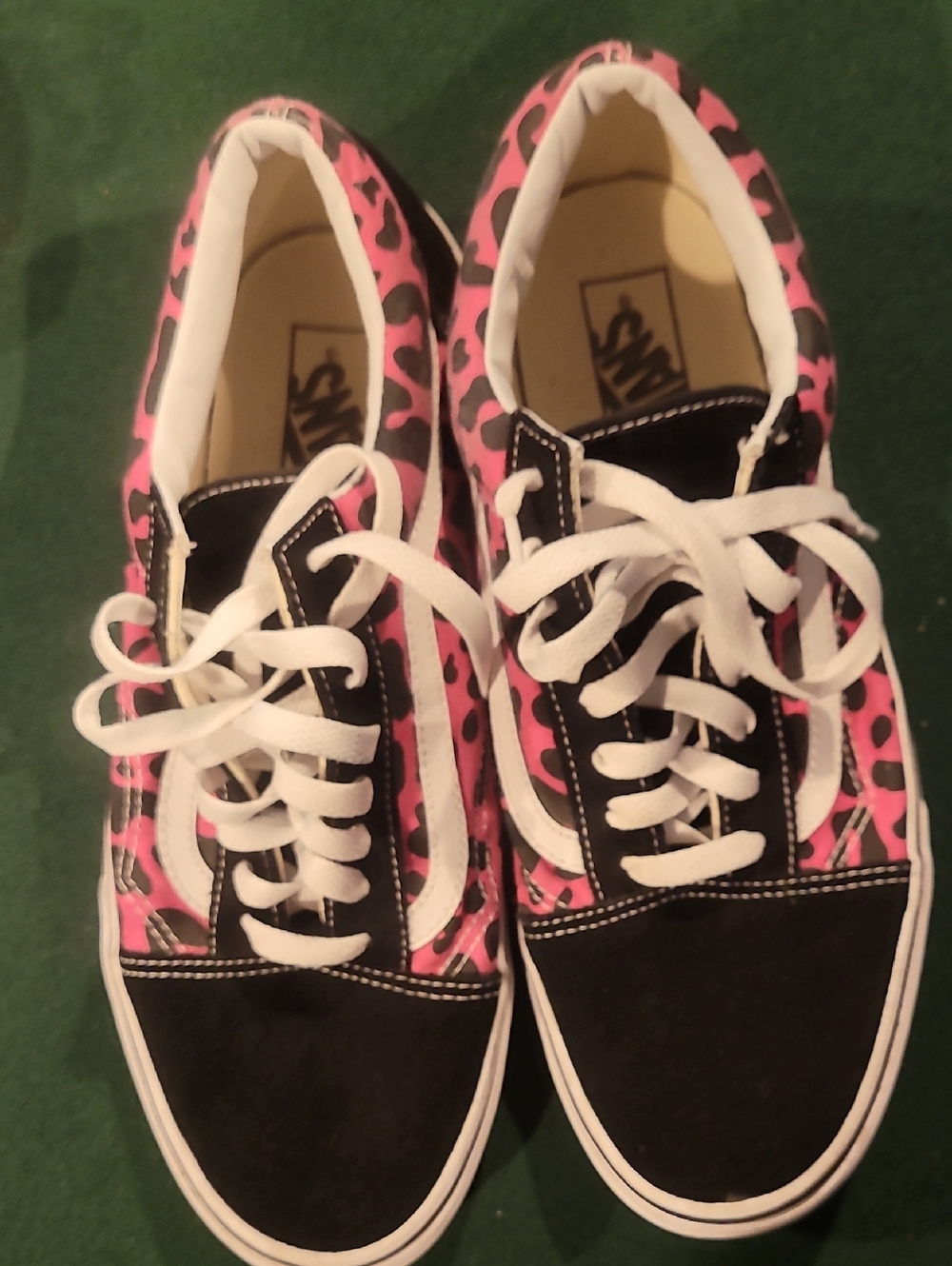 Vans Men Pink  Leopard Old Skool Sneakers with Black Accents- Size 11